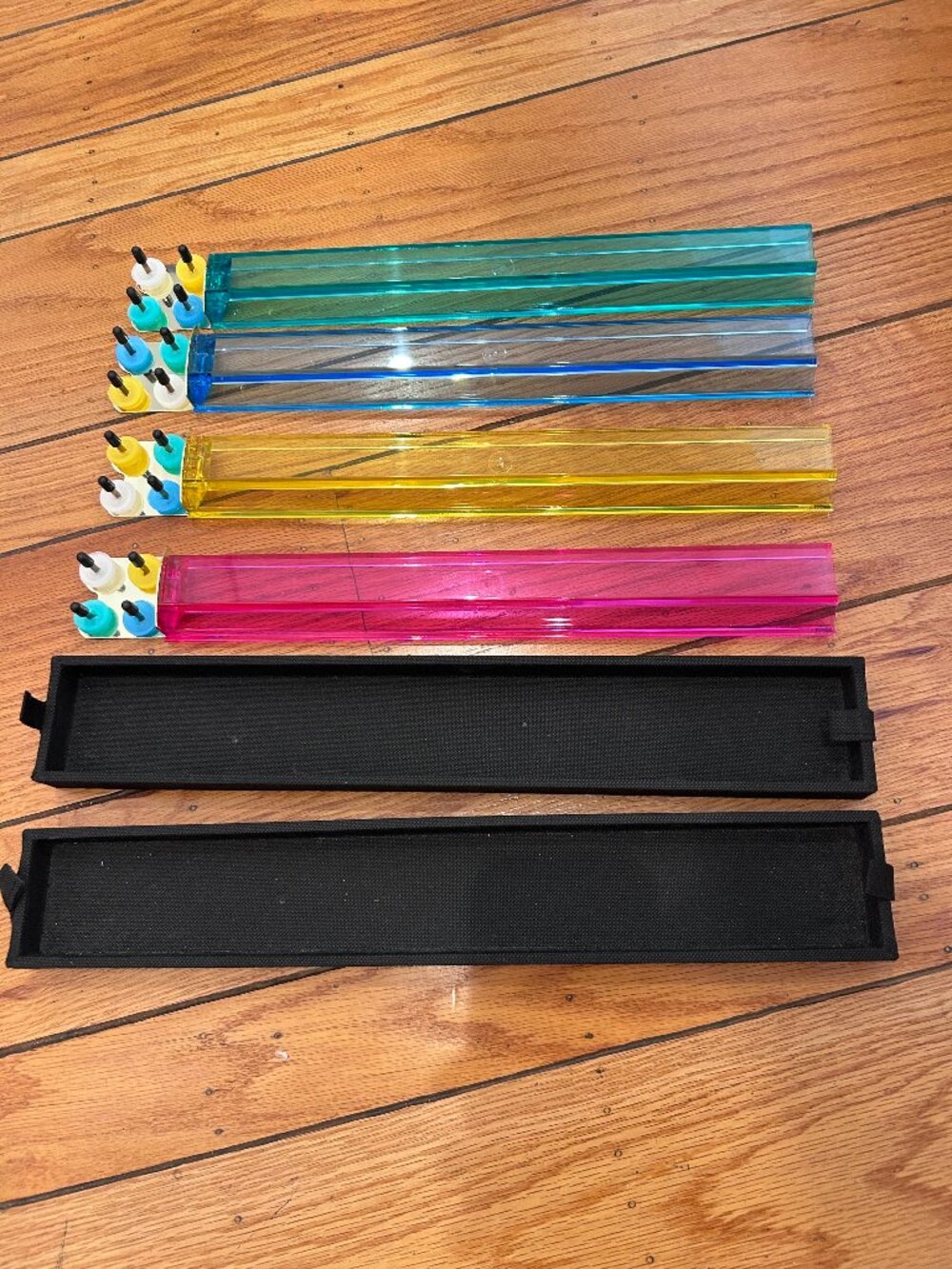 New acrylic mahjong racks (set of 4) + tile holders (set of 2)